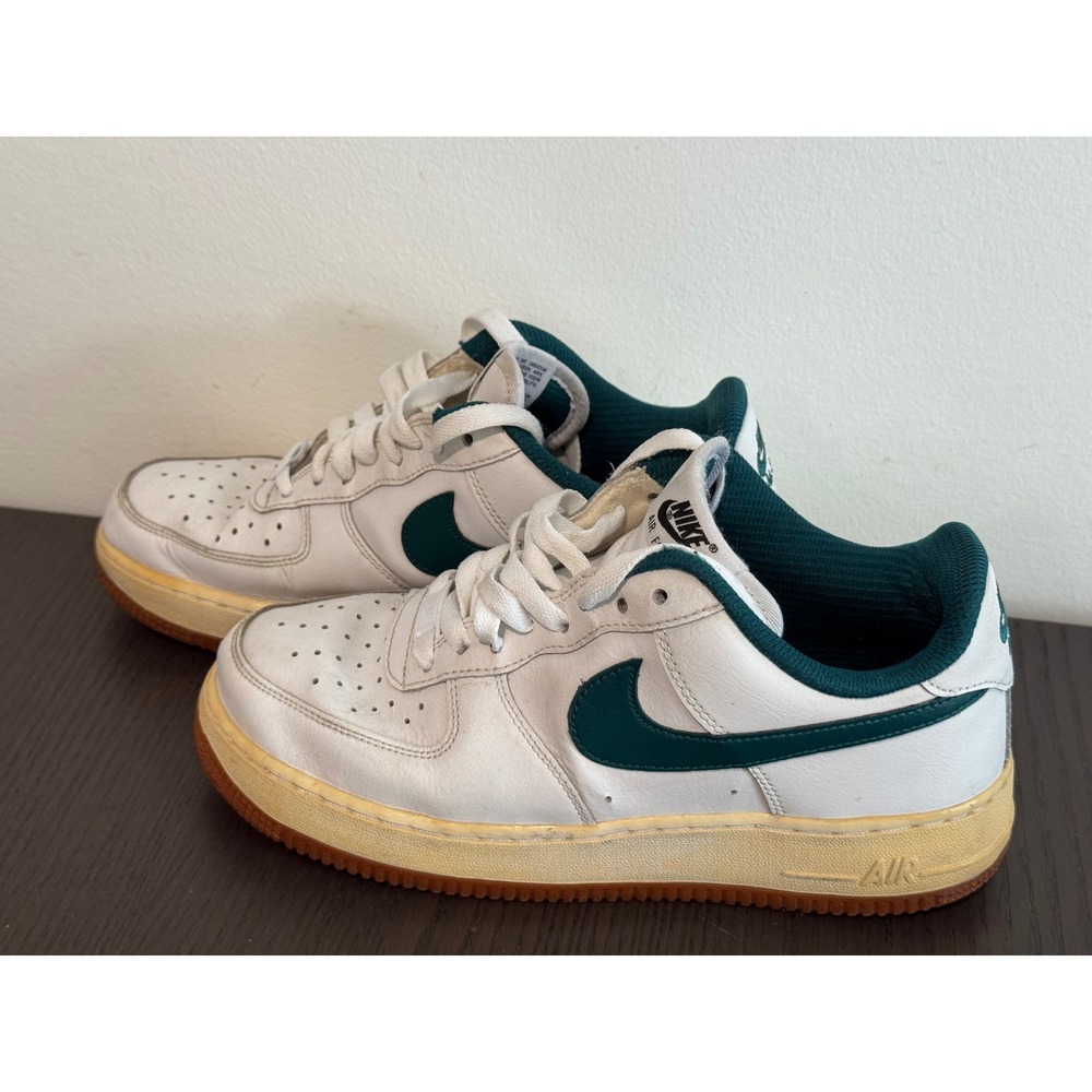 Nike Air Force 1 Low Women Size 8 White Green Gum Sole Leather Sneakers - Picture 1 of 5